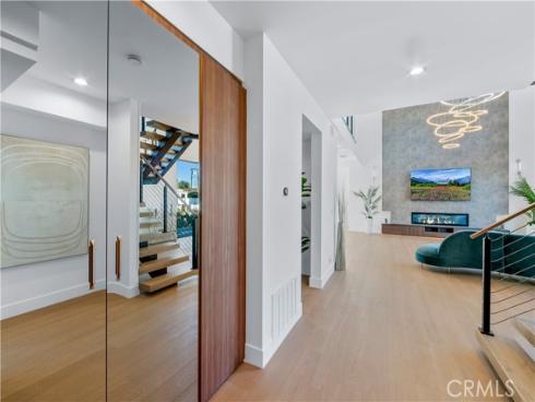 853  Oak  , Costa Mesa, CA