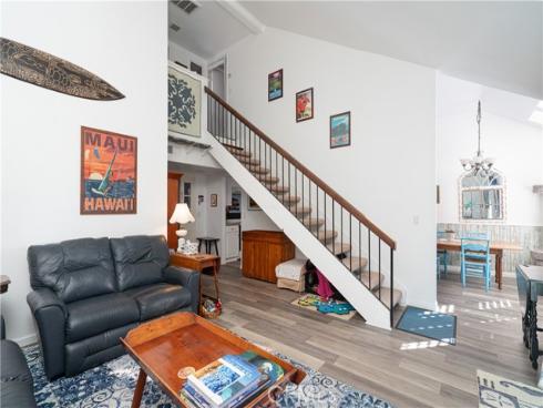 2053 Meadow View , Costa Mesa, CA