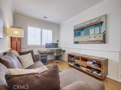 1581  Orange  B  Avenue, Costa Mesa, CA