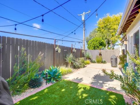 1581  Orange  B  Avenue, Costa Mesa, CA