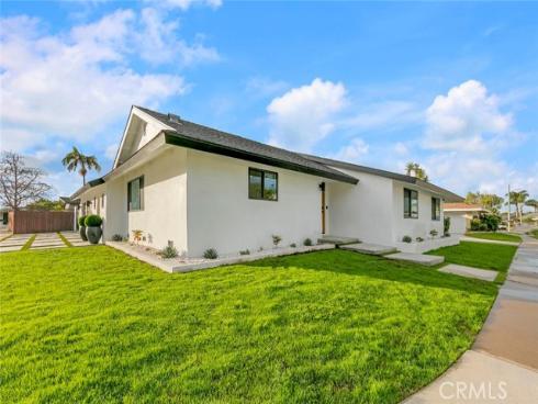 913  Junipero  , Costa Mesa, CA