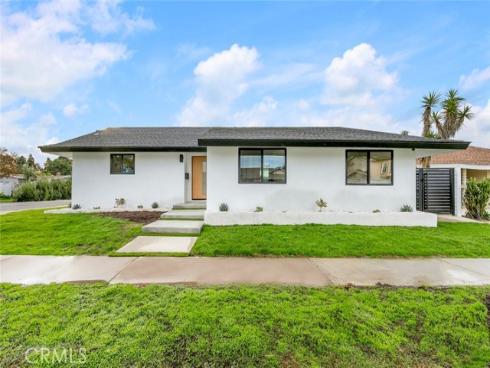 913  Junipero  , Costa Mesa, CA