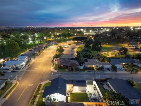 913  Junipero  , Costa Mesa, CA