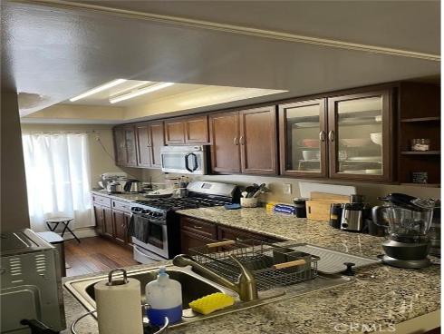 404 Brighton Springs , Costa Mesa, CA