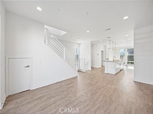 645 W 17th Street, Costa Mesa, CA