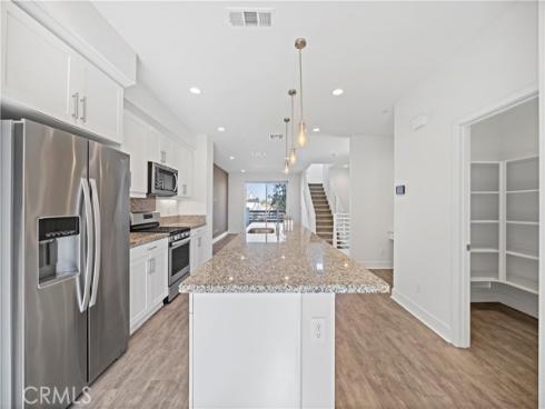 645 W 17th Street, Costa Mesa, CA