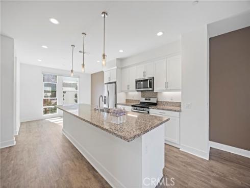 645 W 17th Street, Costa Mesa, CA