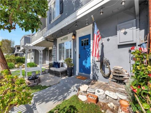 107  Yorktown   Lane, Costa Mesa, CA