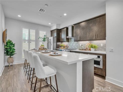 687  Doheny  , Costa Mesa, CA