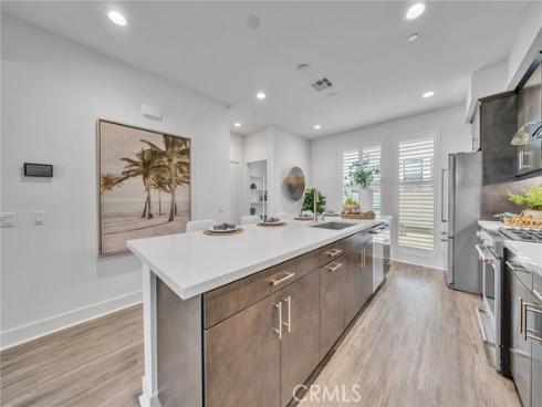 687  Doheny  , Costa Mesa, CA