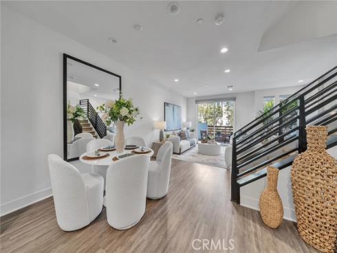 687  Doheny  , Costa Mesa, CA