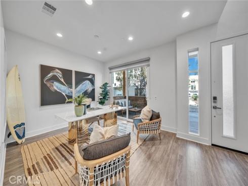 687  Doheny  , Costa Mesa, CA