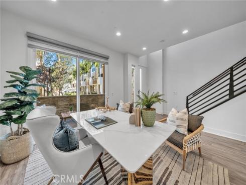 687  Doheny  , Costa Mesa, CA