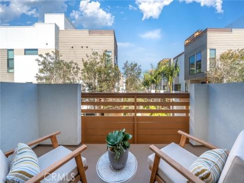 687  Doheny  , Costa Mesa, CA