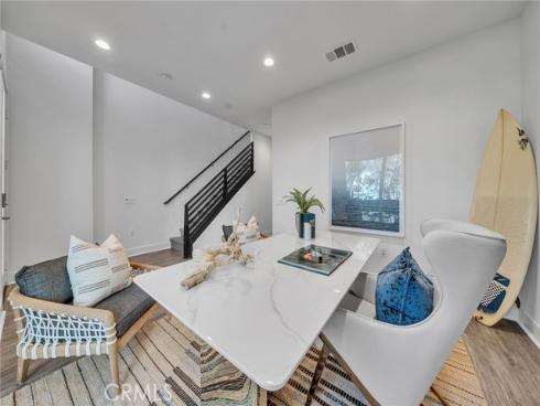 687  Doheny  , Costa Mesa, CA