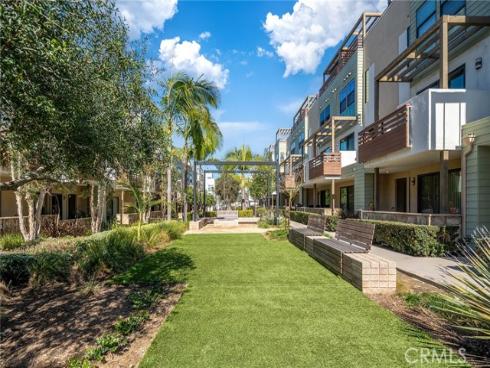 687  Doheny  , Costa Mesa, CA