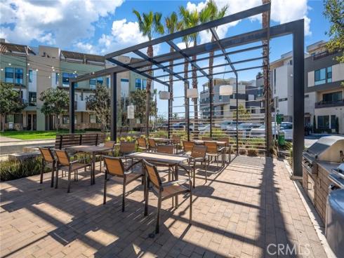 687  Doheny  , Costa Mesa, CA