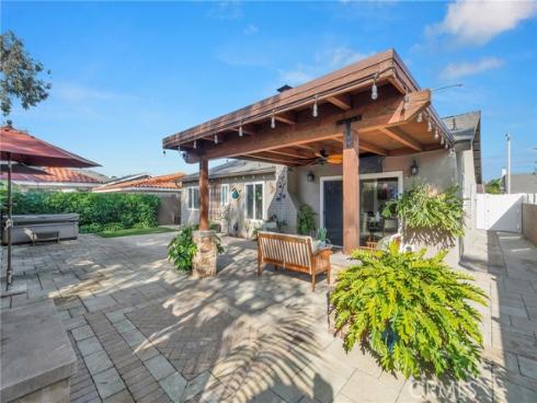 917  Helena  , Costa Mesa, CA