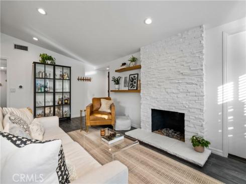 2229  Anaheim  , Costa Mesa, CA