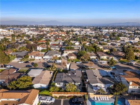 2229  Anaheim  , Costa Mesa, CA