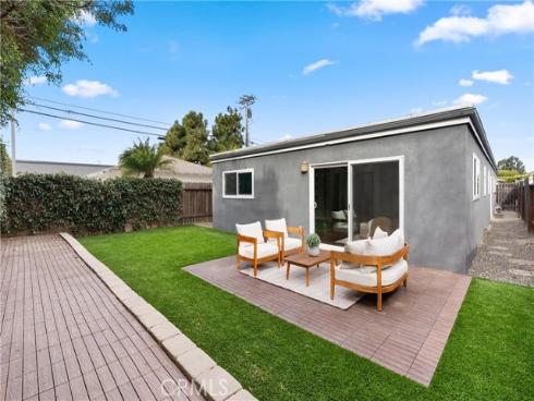 1113  Valley   Circle, Costa Mesa, CA