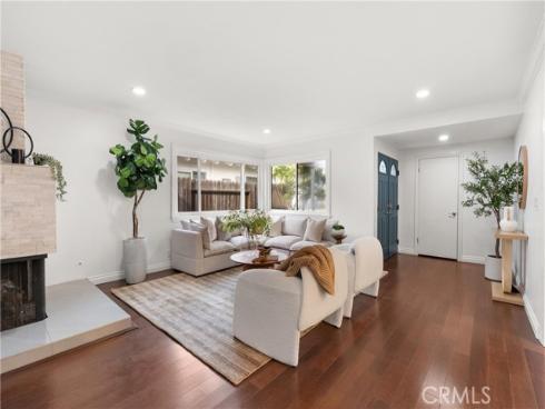 1113  Valley   Circle, Costa Mesa, CA