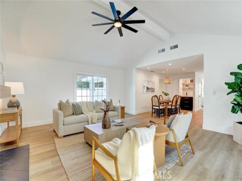 2046 Calvert , Costa Mesa, CA