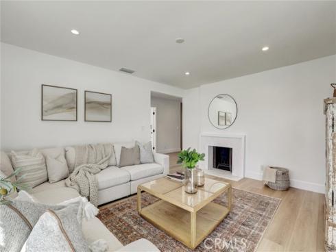 2046 Calvert , Costa Mesa, CA