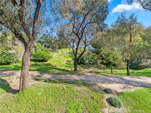 2074  Meadow View   Lane, Costa Mesa, CA