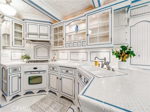 2074  Meadow View   Lane, Costa Mesa, CA