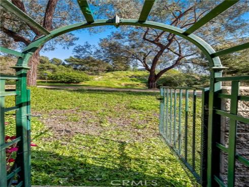 2074  Meadow View   Lane, Costa Mesa, CA