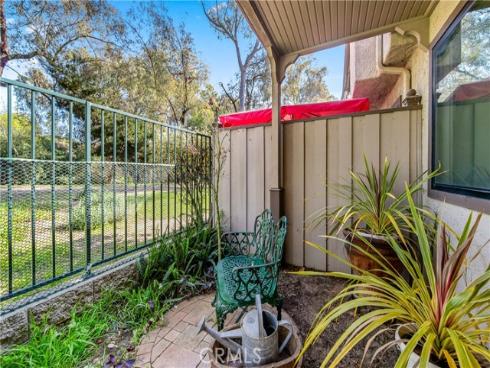 2074  Meadow View   Lane, Costa Mesa, CA