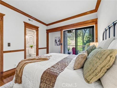 2074  Meadow View   Lane, Costa Mesa, CA