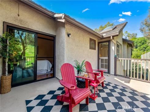 2074  Meadow View   Lane, Costa Mesa, CA