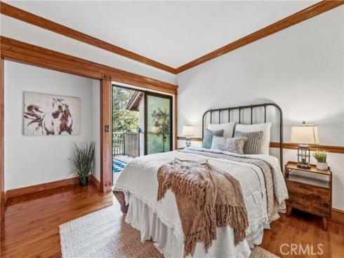 2074  Meadow View   Lane, Costa Mesa, CA