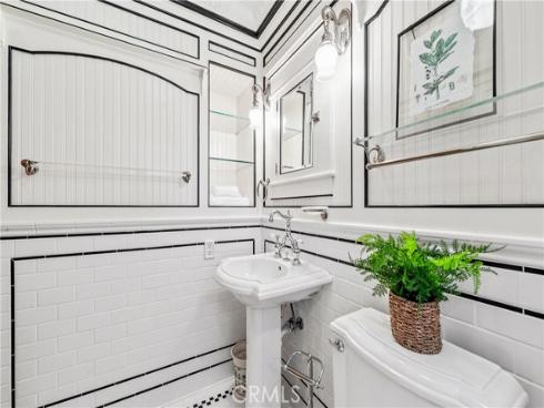 2074  Meadow View   Lane, Costa Mesa, CA