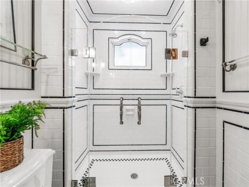 2074  Meadow View   Lane, Costa Mesa, CA