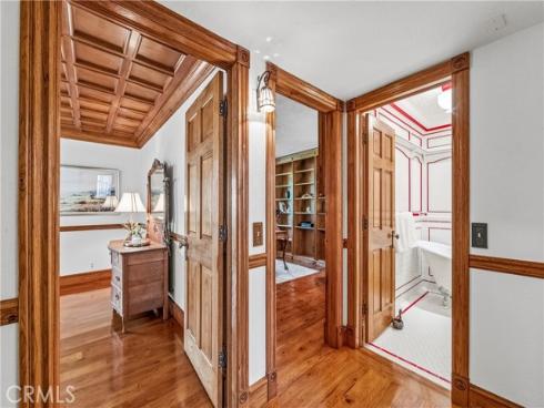 2074  Meadow View   Lane, Costa Mesa, CA