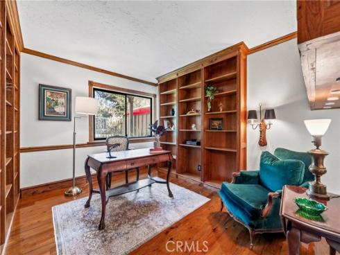 2074  Meadow View   Lane, Costa Mesa, CA