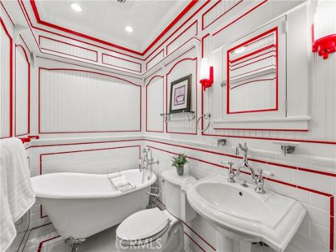 2074  Meadow View   Lane, Costa Mesa, CA