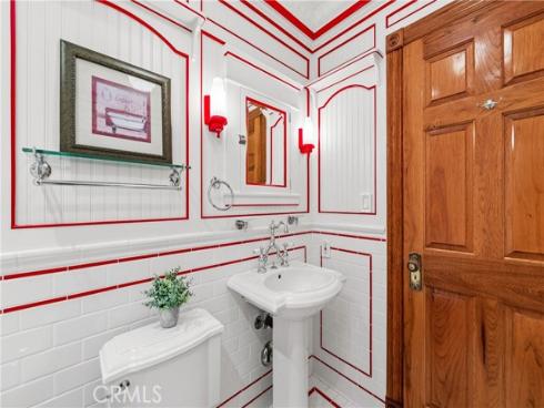 2074  Meadow View   Lane, Costa Mesa, CA