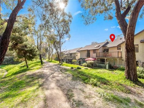 2074  Meadow View   Lane, Costa Mesa, CA