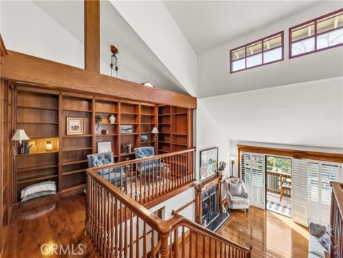 2074  Meadow View   Lane, Costa Mesa, CA