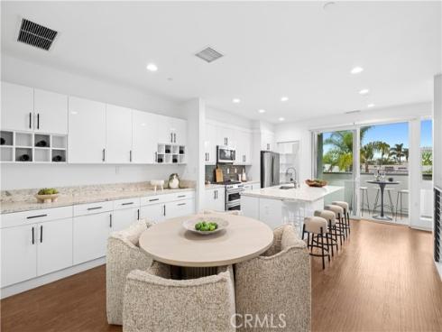 1683  Superior  , Costa Mesa, CA