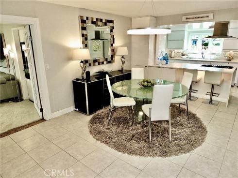 250  Bucknell Rd  , Costa Mesa, CA