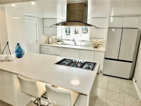 250  Bucknell Rd  , Costa Mesa, CA