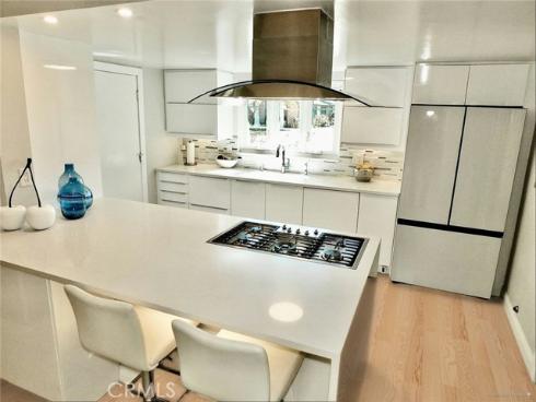 250  Bucknell Rd  , Costa Mesa, CA