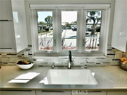 250  Bucknell Rd  , Costa Mesa, CA