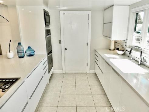 250  Bucknell Rd  , Costa Mesa, CA