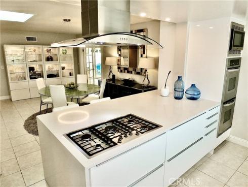 250  Bucknell Rd  , Costa Mesa, CA